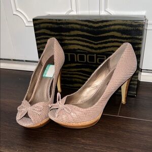 Moda Spana Taupe Pippy Peep Toe Heels, Size: 10M